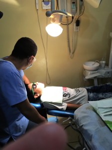 Juan gave the children sunglasses so they wouldn't be blinded by the light. That's how it is done at his dentist in Richfield.